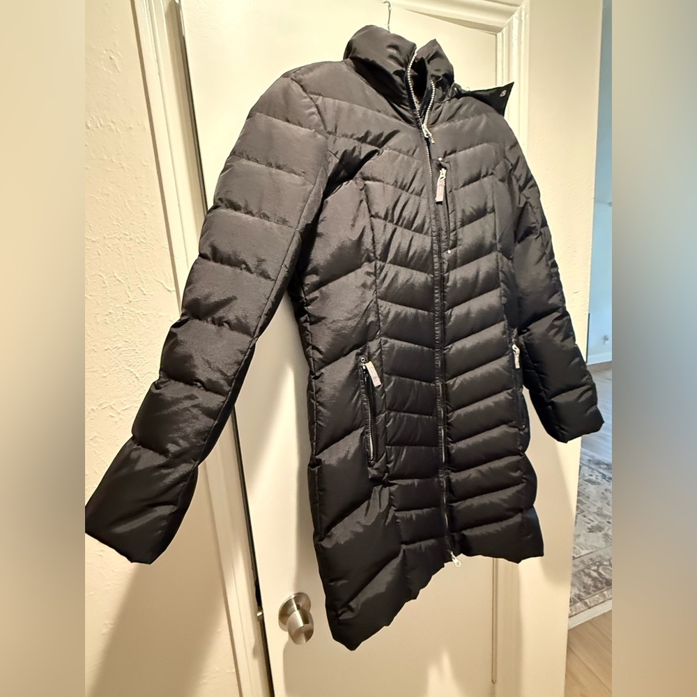 Eddie Bauer Women's Black Puffer Jacket - Picture 2 of 15